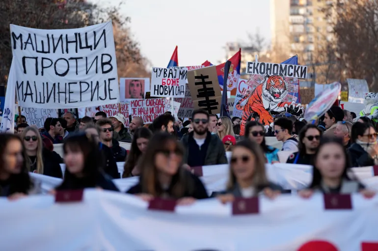 σερβικες διαμαρτυριες